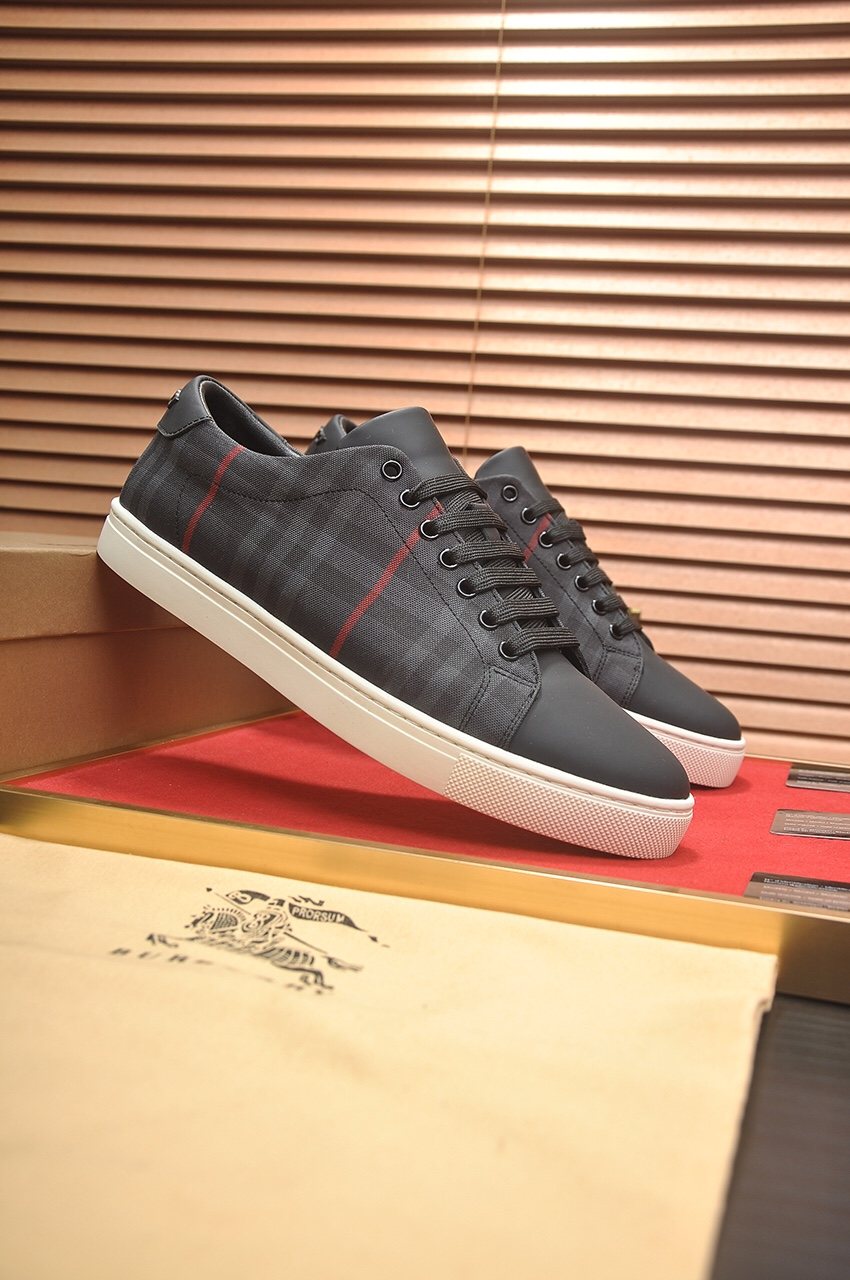 Burberry Charcoal Plaid Low-Top Sneakers — front
