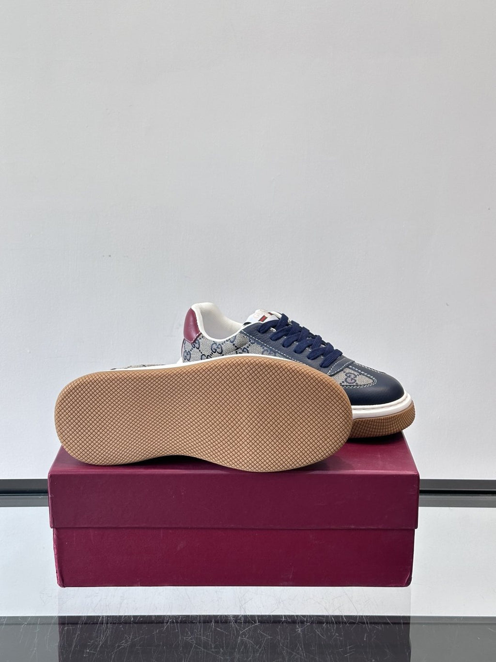 Gucci Navy Monogram Stripe Low-Top Sneakers — detail