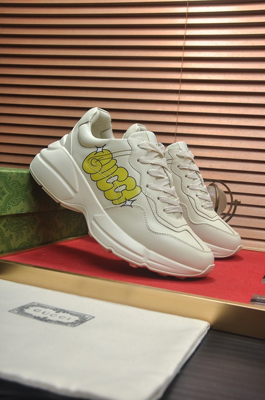 Gucci Off-White Red Accent Sneakers — hero