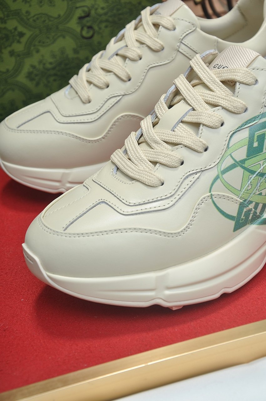 Gucci Off-White Green Graphic Low-Top Sneakers — detail