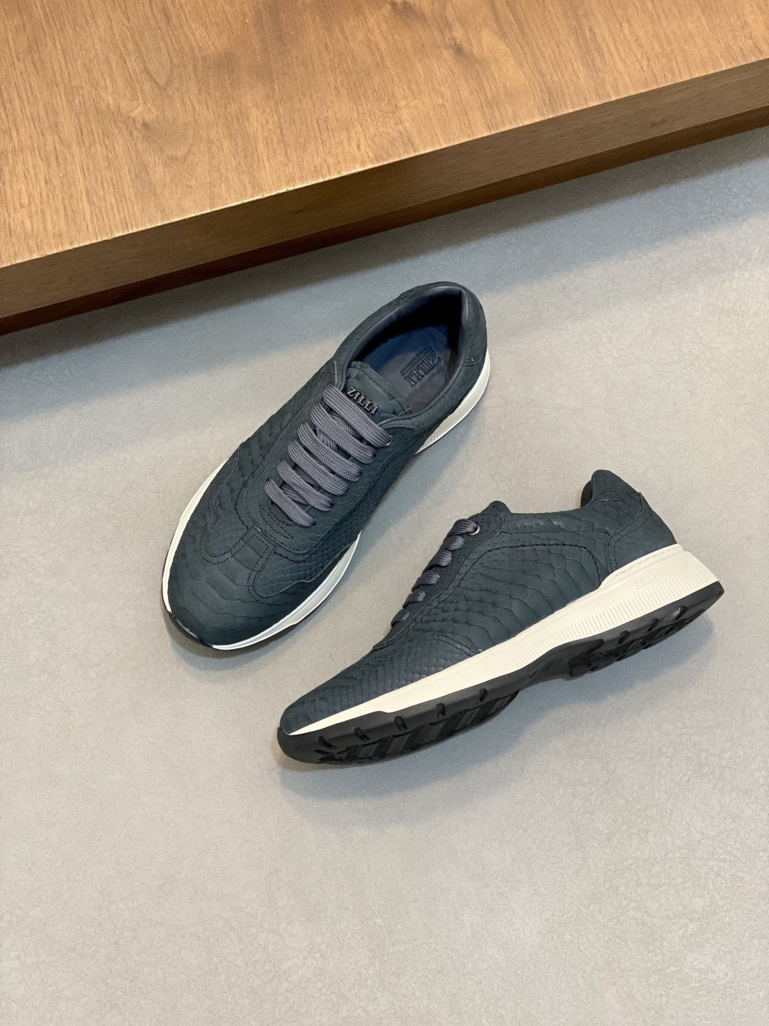 ZILLI Black Textured Low-Top Sneakers — front