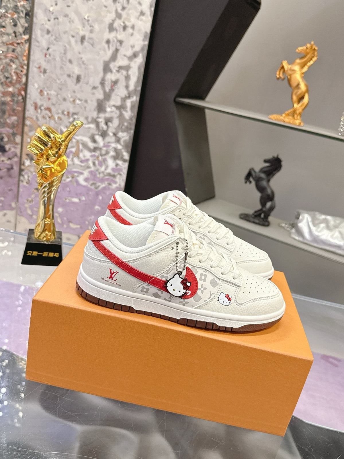 Nike Navy Pattern Low-Top Sneakers — side